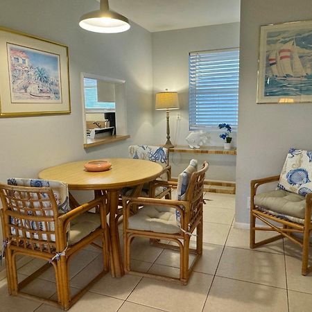The Grove Beach Condominiums เดลเรย์บีช ภายนอก รูปภาพ