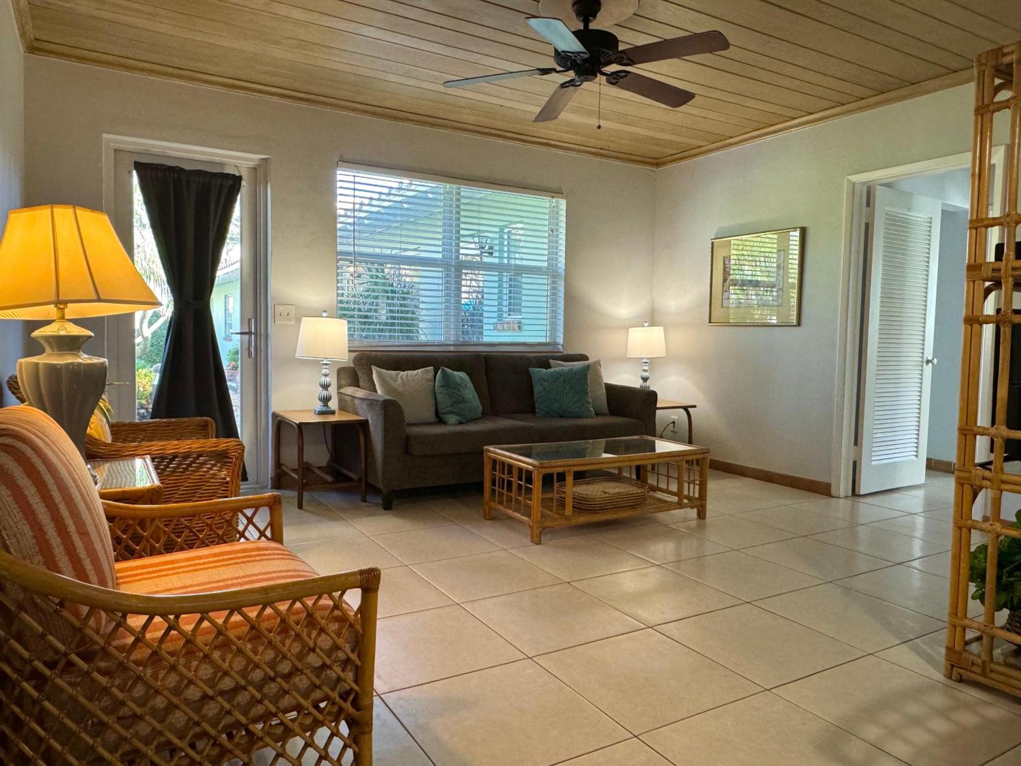 The Grove Beach Condominiums เดลเรย์บีช ภายนอก รูปภาพ